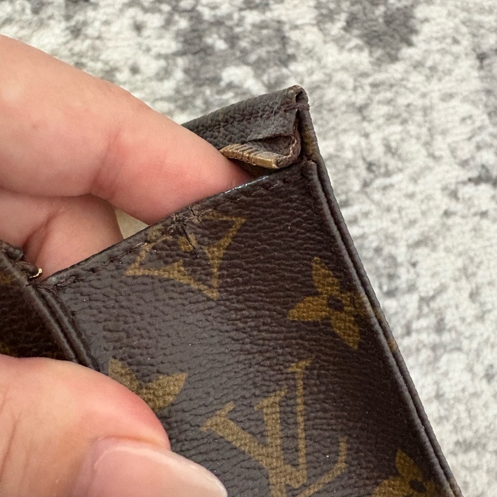 LV toiletry 15 - Picture 6 of 9